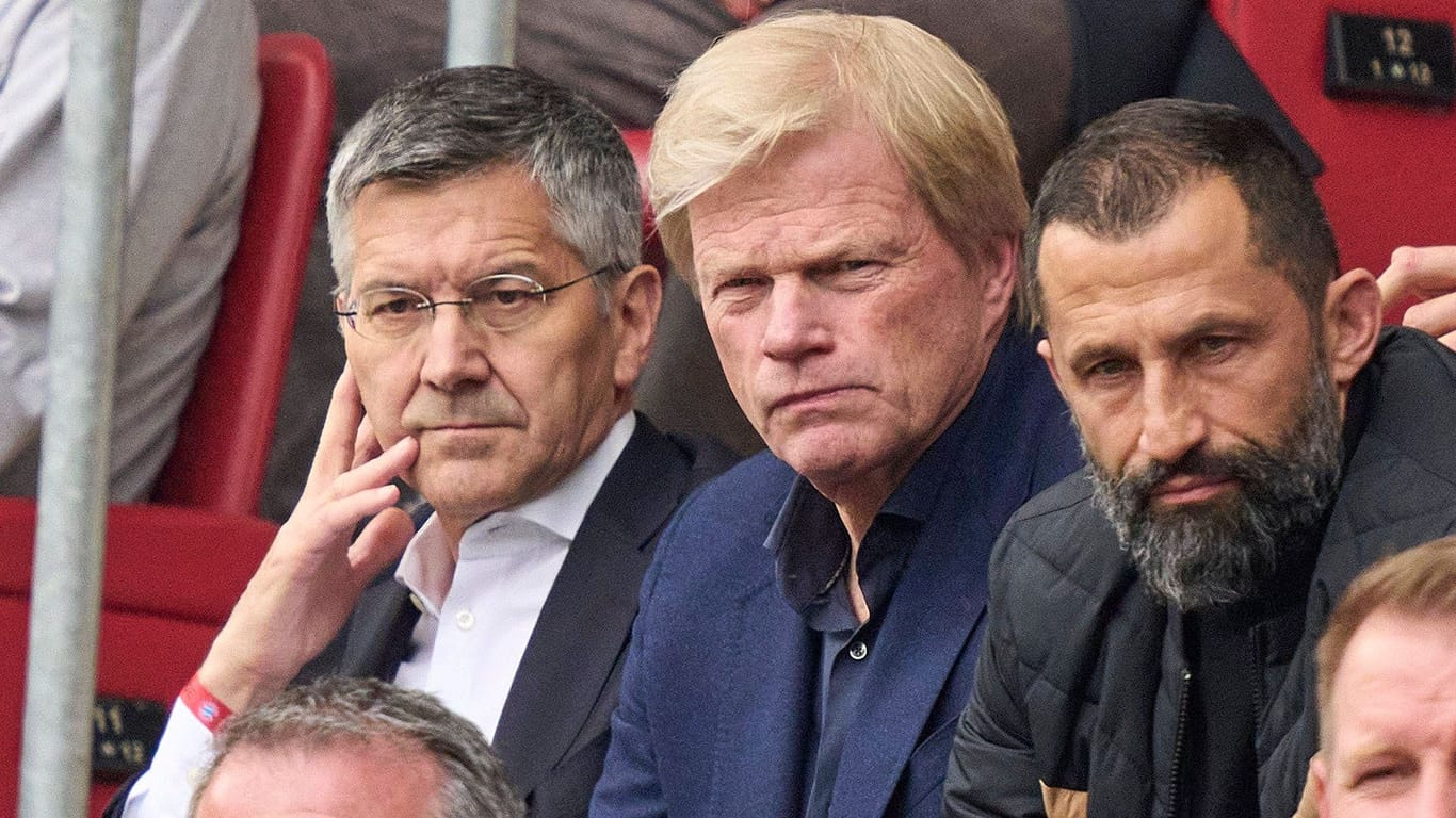 Die Bayern-Bosse um Oliver Kahn (Mitte): Ihr Verein enttäuschte gegen Mainz.