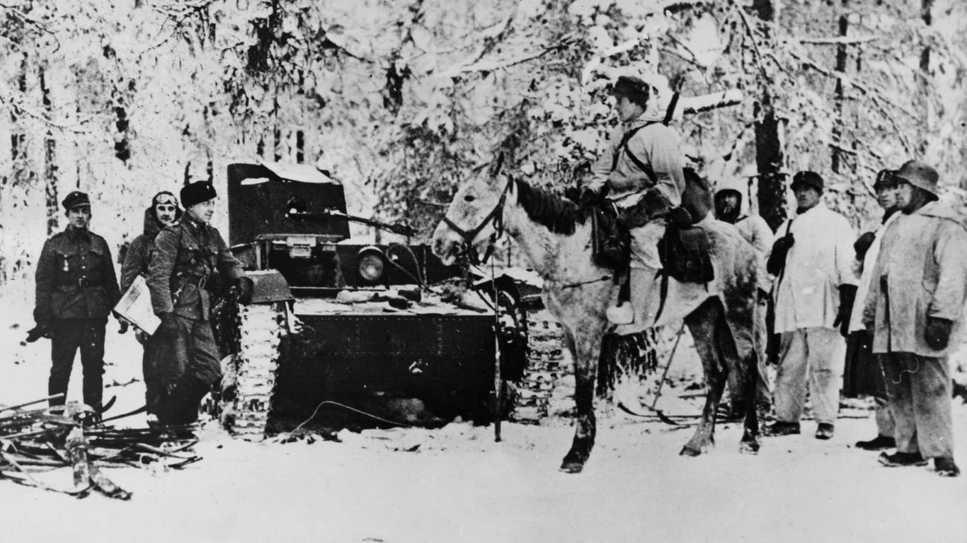 1940, sowjetisch-finnischer Winterkrieg: Finnland gelang es, den Angriff der Sowjetunion abzuwehren.