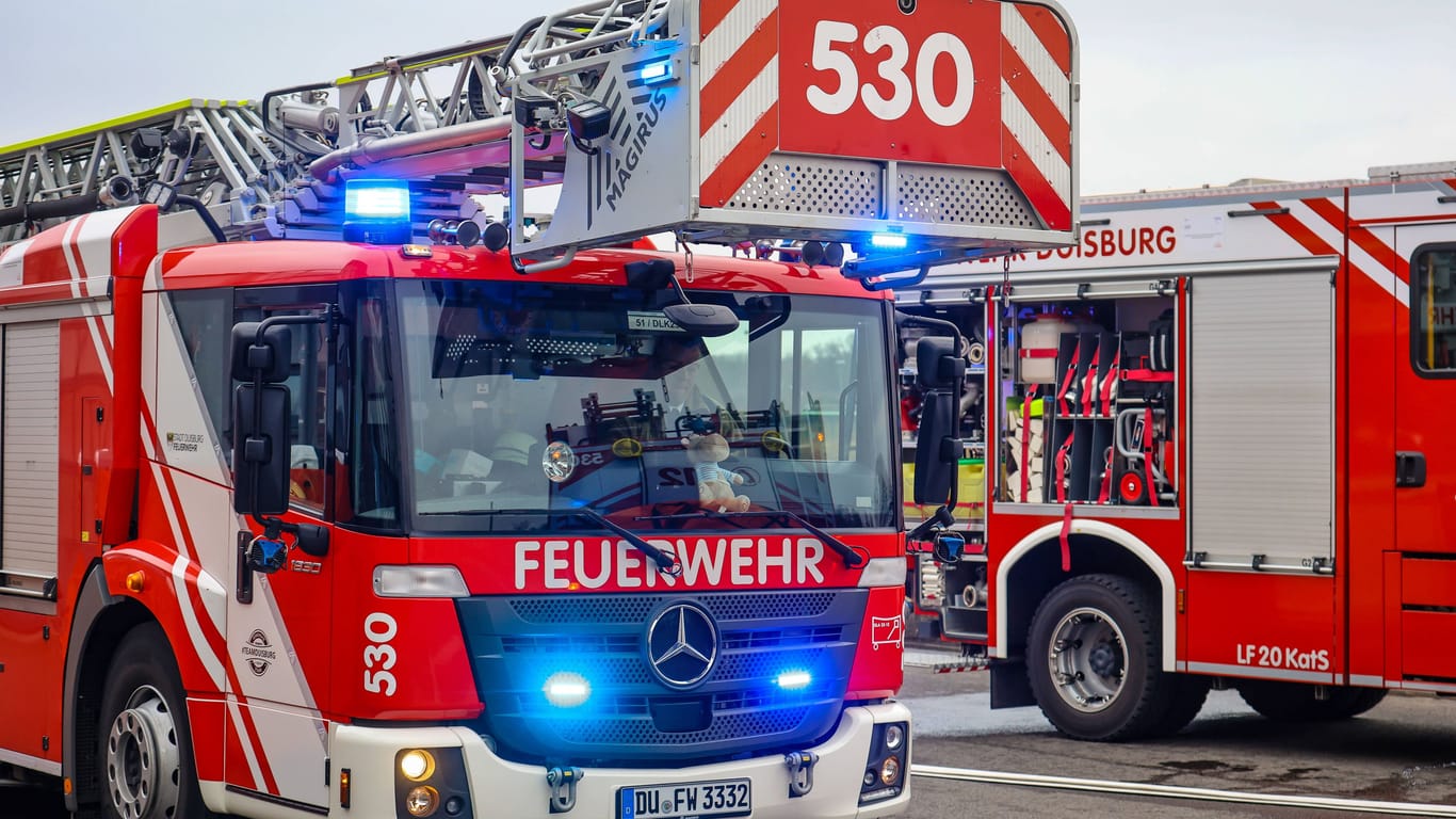 Großeinsatz, Feuerwehr, Düsseldorf, Vergiftungen
