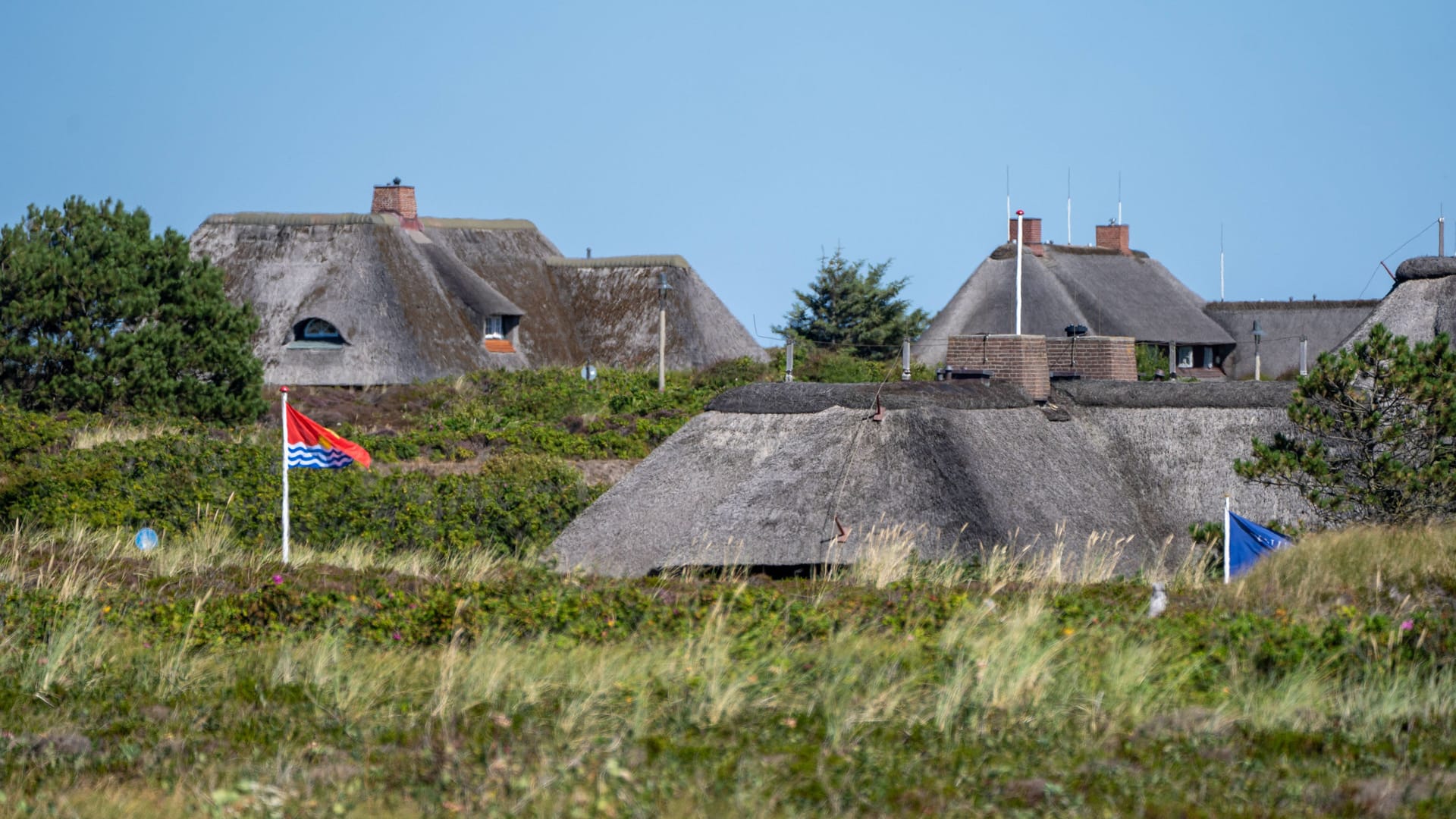 Immobilien in Kampen auf Sylt (Symbolbild): Wer ein Haus auf Sylt haben möchte, muss tief in die Tasche greifen.