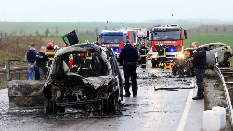 Die Unfallstelle auf der B247 bei Bad Langensalza.