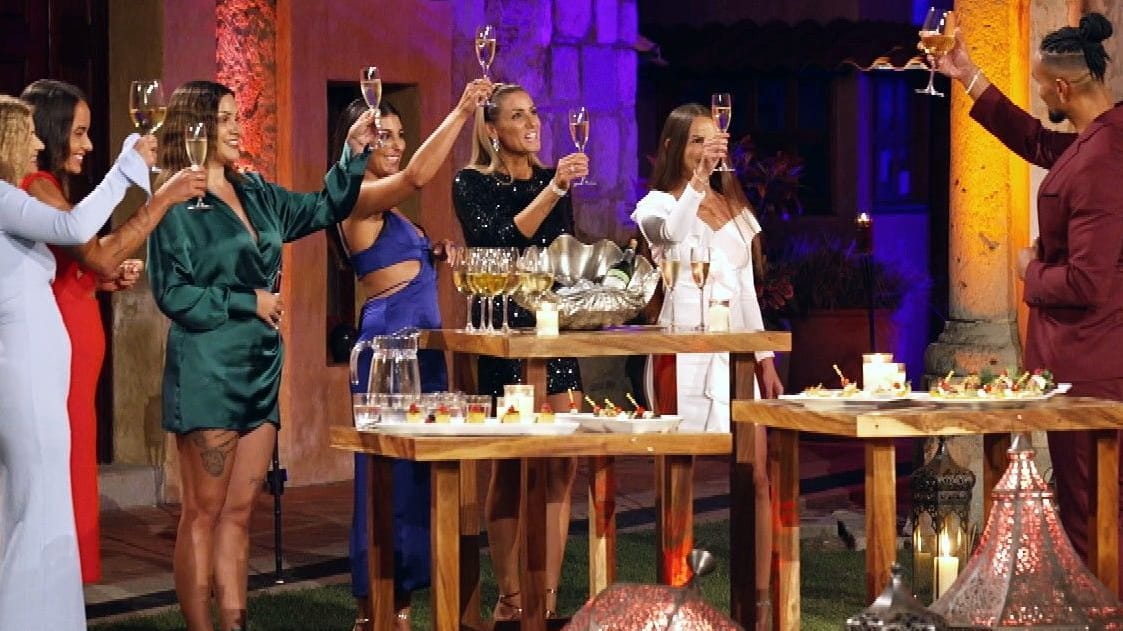 "Der Bachelor": David musste sich von zwei der sechs Kandidatinnen trennen.