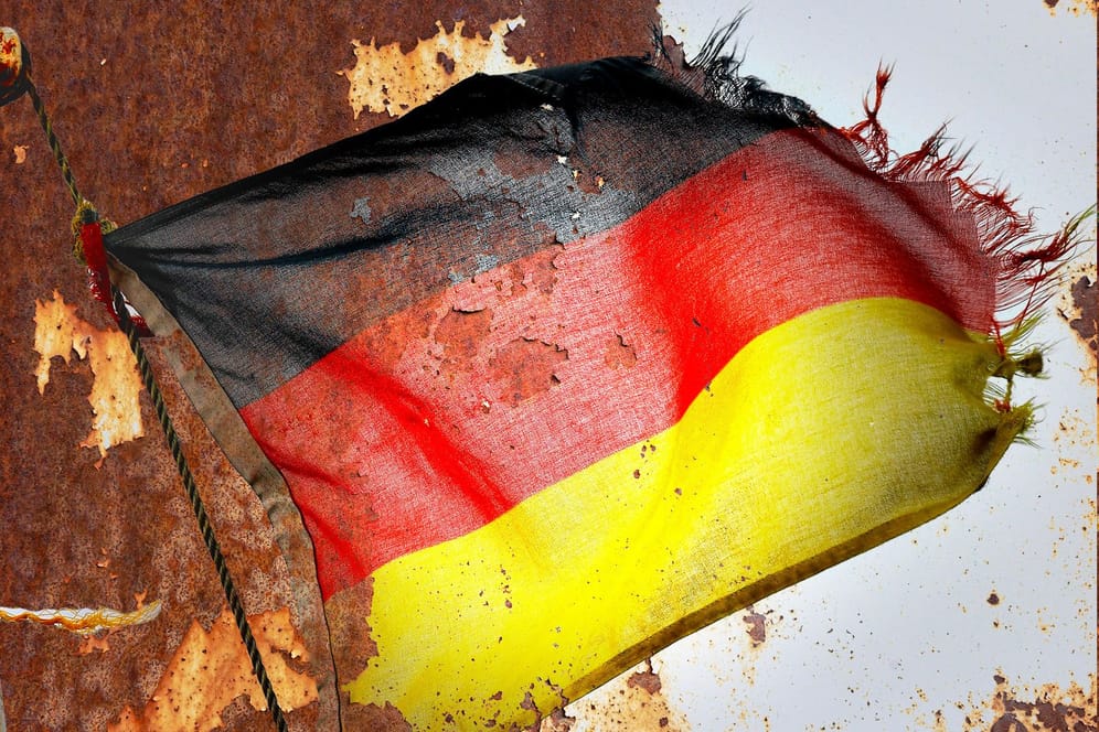 Deutschlandflagge: Es knarzt und knackt an allen Ecken in der Bundesrepublik.