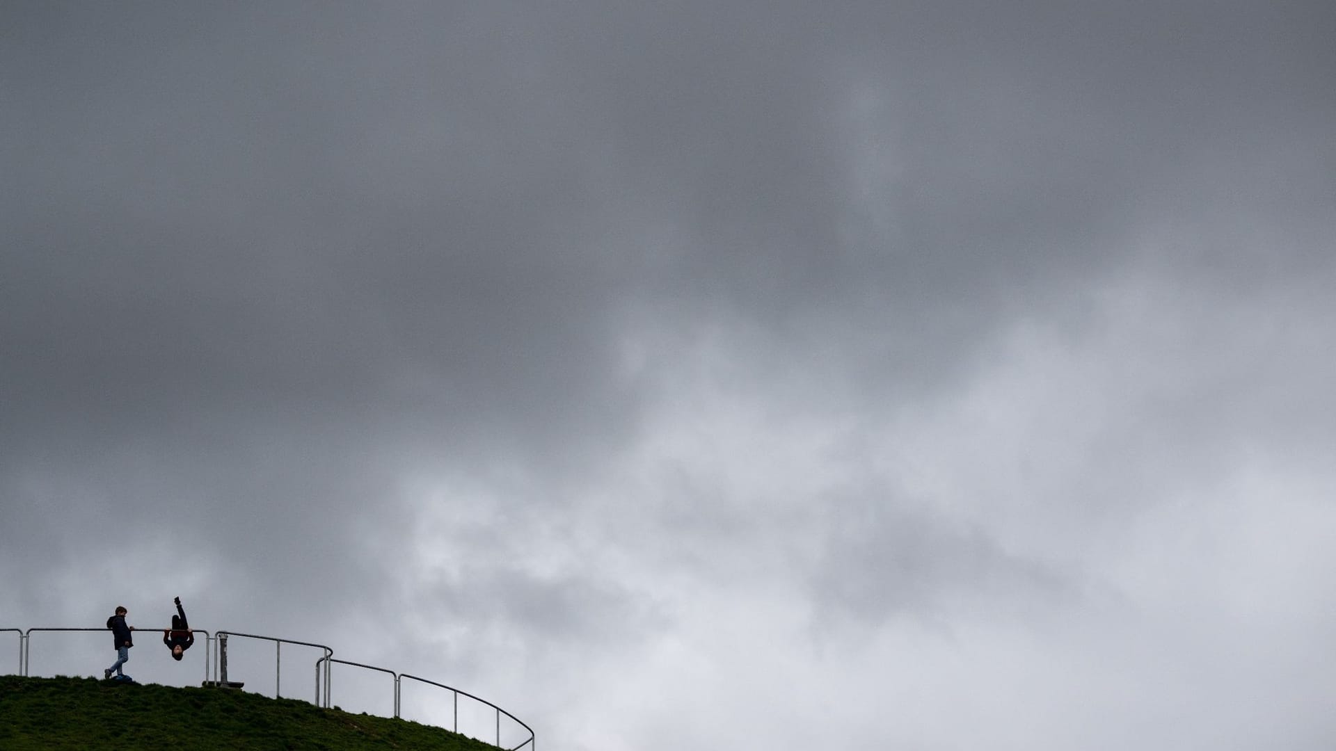 Dunkle Wolken über München
