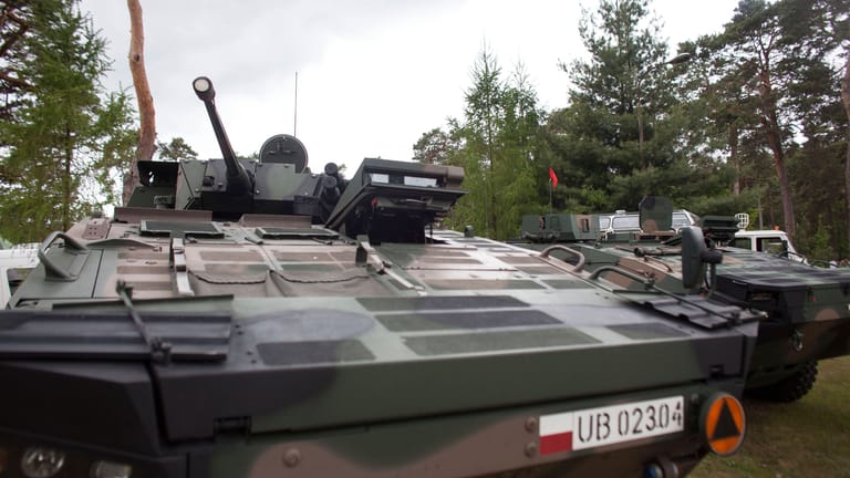 Ein Militärfahrzeug des Typs Rosomak: Kiew hat offenbar 100 solcher Fahrzeuge von Polen bestellt.