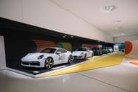 Mit Reisegutschein Porsche &..