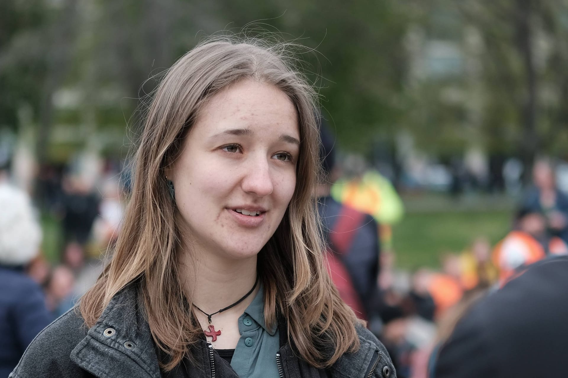 Carla Rochel bei einem Interview: Die Klimaaktivistin fordert Beschränkungen für Reiche.