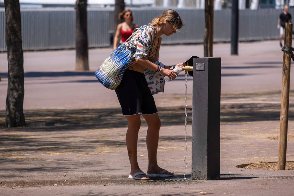 Gegen die Hitze: Bisher waren Touristen von größeren Maßnahmen zum Sparen von Wasser verschont geblieben.