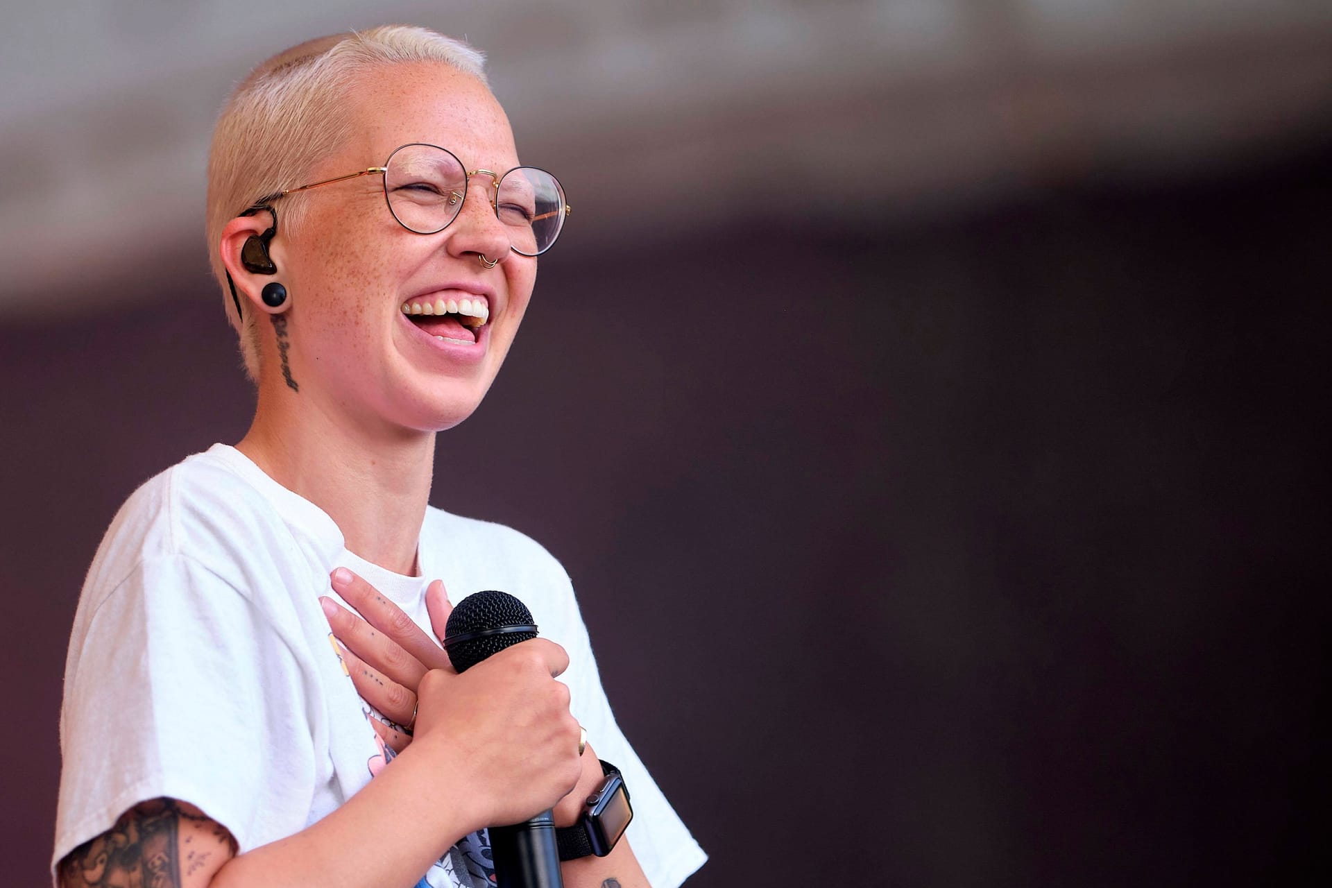 Stefanie Heinzmann: Seit Ende 2020 trägt die Sängerin ihre Haare blond.