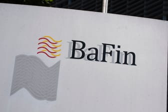 Bafin-Logo (Archivbild): Bei der Bundesanstalt gehen immer mehr Beschwerden über Banken ein.