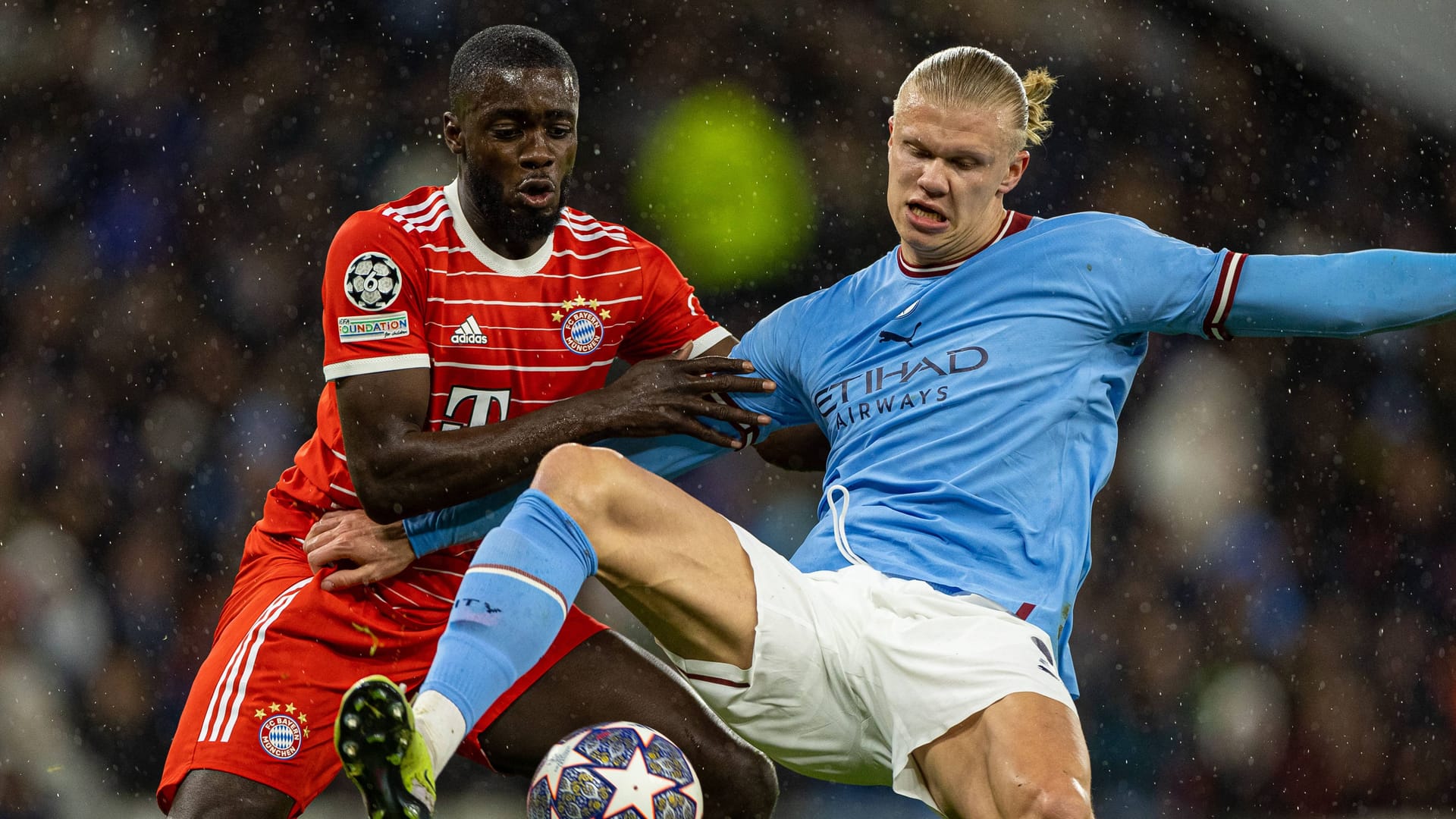 Dayot Upamecano (l.) und Erling Haaland: Der Münchner patzte im Hinspiel.