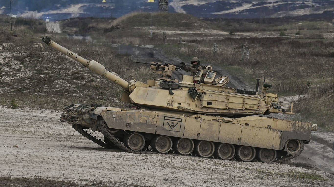 Ein Ambrams-Panzer in Polen: Der Ukrainekrieg hat einige Länder dazu veranlasst, aufzurüsten.