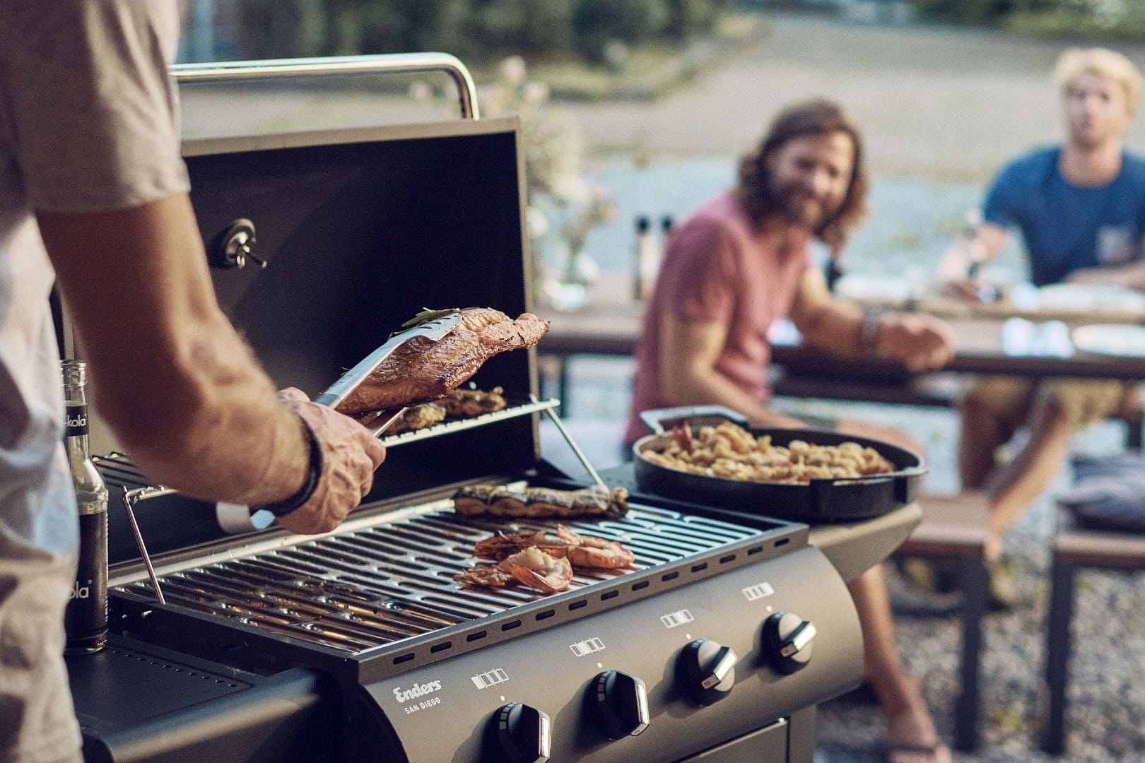 Der Gasgrill von Enders ist für 199 Euro im Aldi-Angebot.