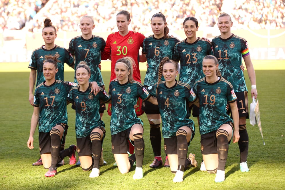 Die Frauen-Nationalmannschaft im April 2023 vor dem Freundschaftsspiel gegen Brasilien. Den WM-Titel konnten die DFB-Frauen 2003 und 2007 zuletzt gewinnen.