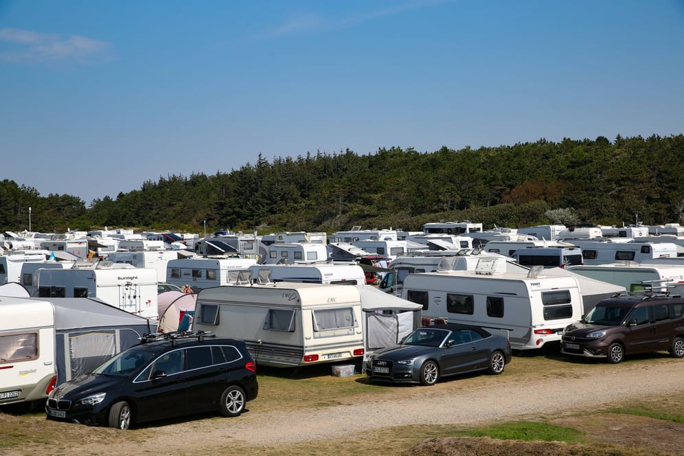 Ein Campingplatz in Wenningstedt auf Sylt (Symbolbild): Die Nordseeinsel erfreut sich auch bei Campern einer großen Beliebtheit.