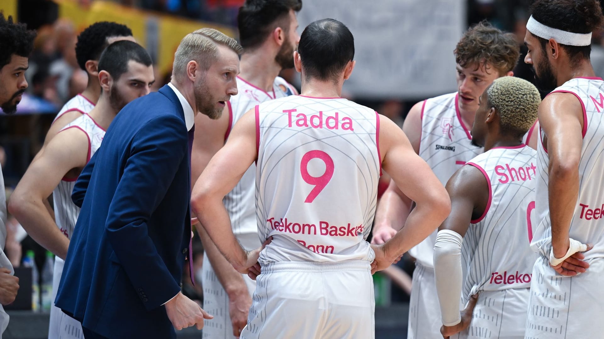 Die Bonner gewannen ihr zwölftes BBL-Spiel nacheinander. Die Bonner gewannen ihr zwölftes BBL-Spiel nacheinander.
