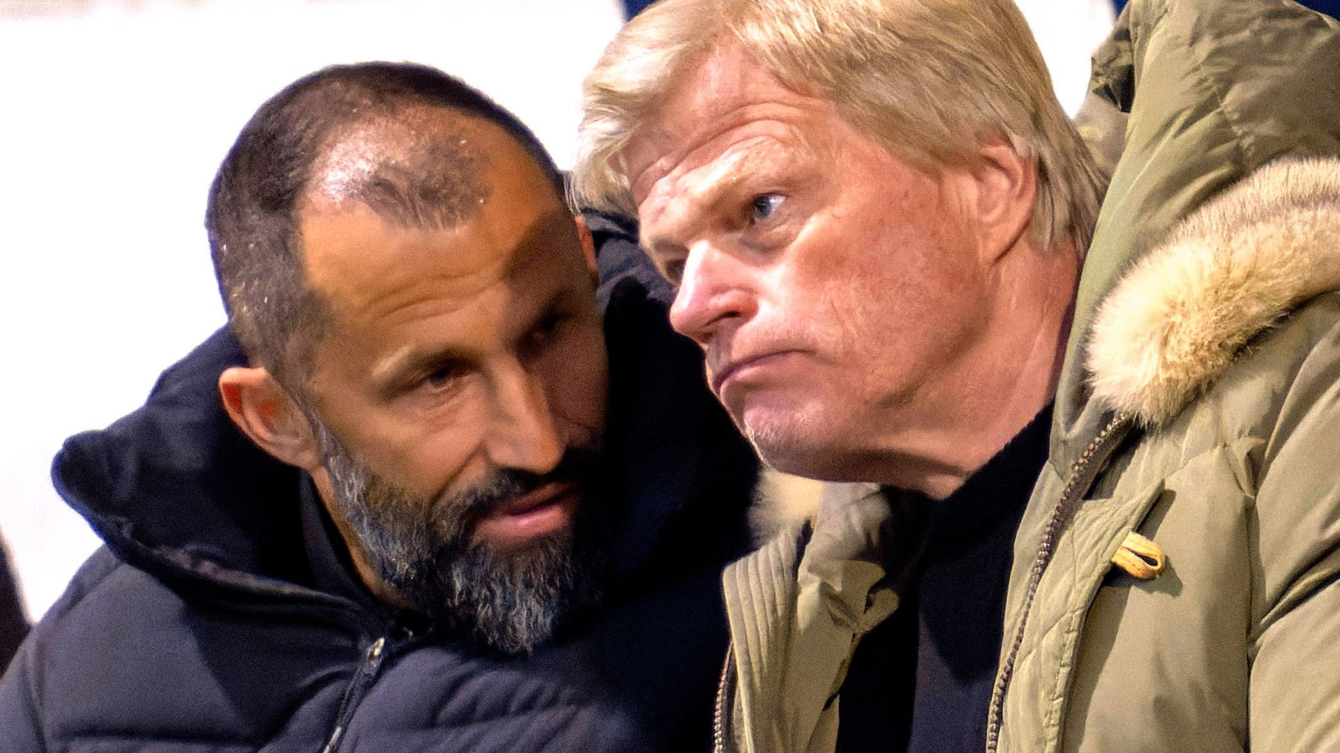 Oliver Kahn und Hasan Salihamidzic (l.): Die Bayern-Bosse hatten in den vergangenen Monaten mit viel Unruhe zu kämpfen.