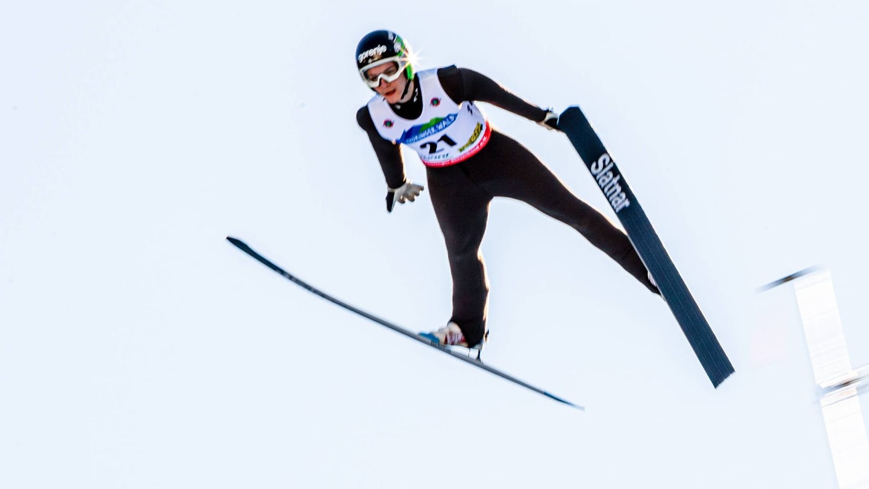 Taj Ekart: Der Slowene sorgte beim Skifliegen in Planica für eine Schrecksekunde.