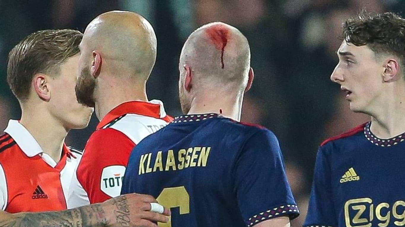 Davy Klaassen: Der Ajax-Spieler wurde im Spiel gegen Feyenoord verletzt.