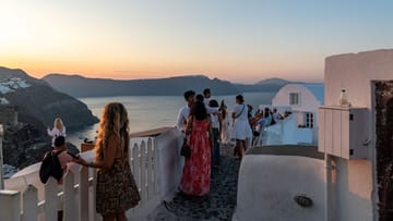 Santorini: The caldera is a popular photo motif.  Therefore, the number of visitors there was limited.
