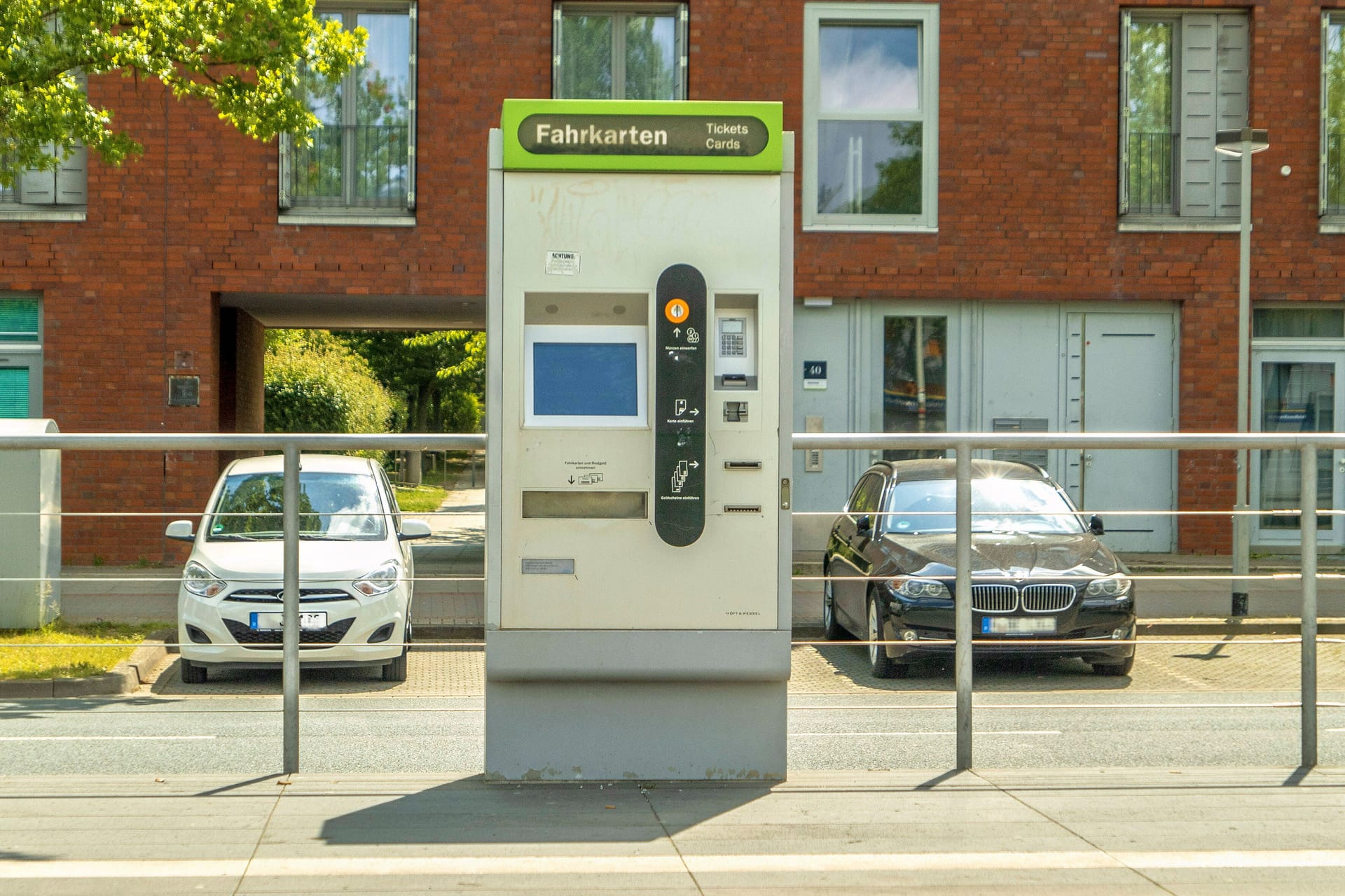 Fahrkartenautomat der Üstra Verkehrsbetriebe Hannover (Symbolbild): In Garbsen ist ein solcher Automat gesprengt worden.