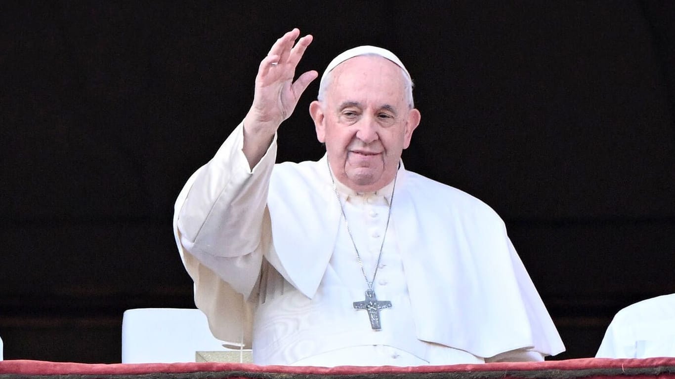 Papst Franziskus spricht den Segen "Urbi et Orbi": Mit der Segnung ist ein Ablass verbunden.