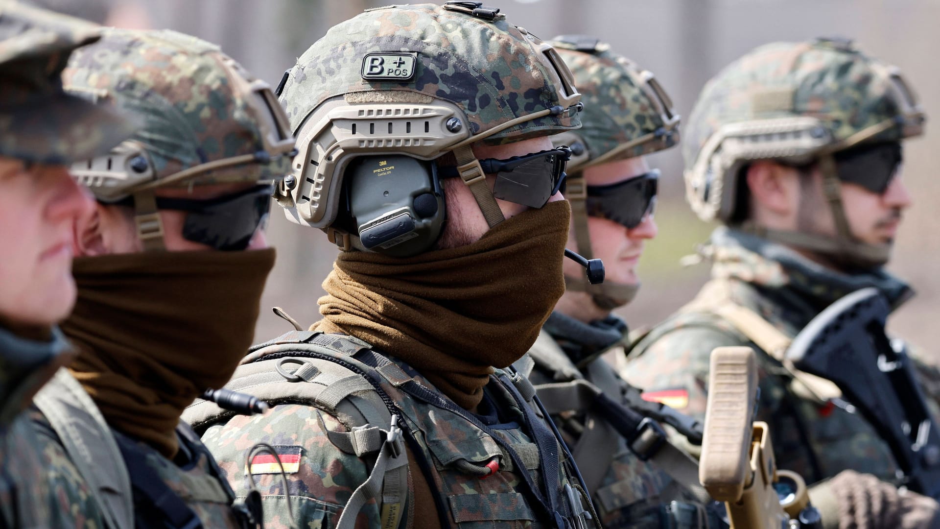 Soldaten der Bundeswehr (Symbolbild). Wie im Rest der Gesellschaft, gibt es auch bei der Truppe ein Problem mit Rechtsextremismus.