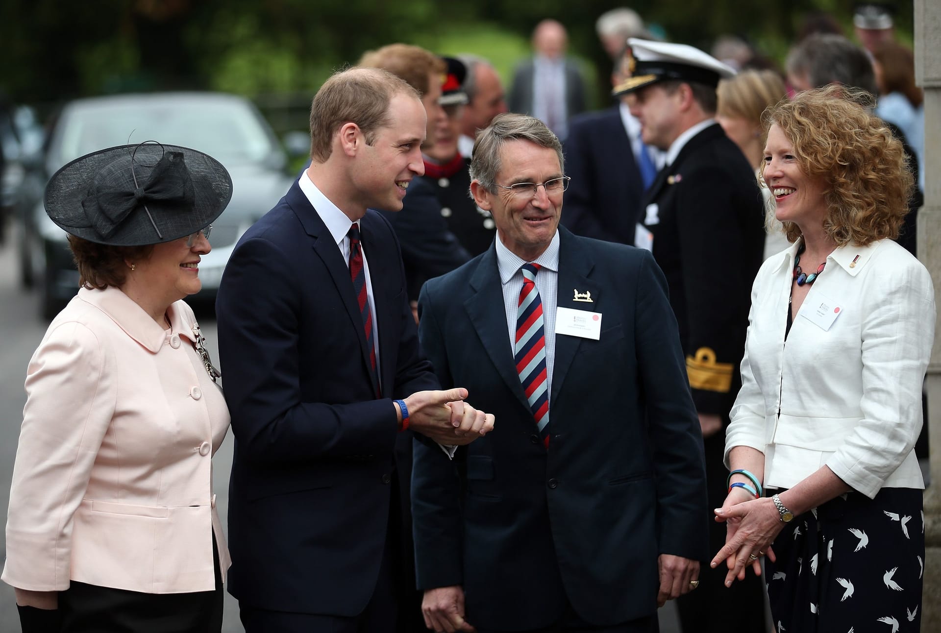 Prinz William neben Bryn und Emma Parry
