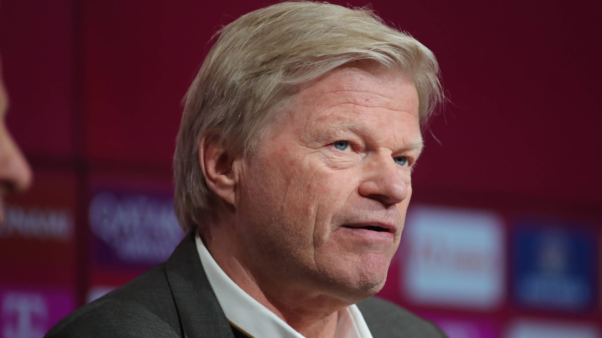 Oliver Kahn, hier auf einer Bayern-PK: Der Vorstandschef der Münchner ist angeschlagen.