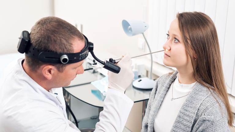 Stirnhöhlenentzündung: Ursache, Symptome und Behandlung einer Sinusitis frontalis