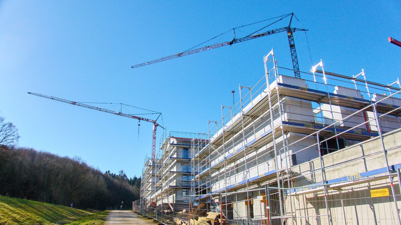 Bauarbeiten in Bayern (Symbolbild): Die Preise für den Bau von Wohngebäuden steigen weiter.
