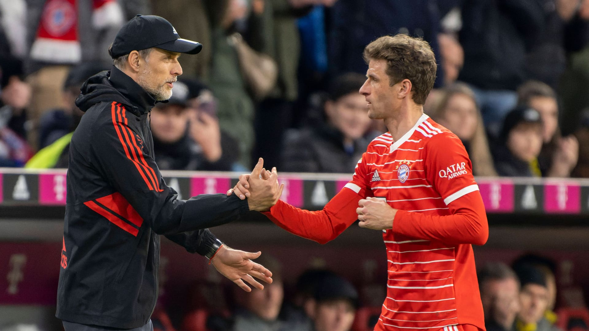 Thomas Tuchel und Thomas Müller (r.): Zuletzt hat Tuchel nicht auf Müller in der Startelf gesetzt.