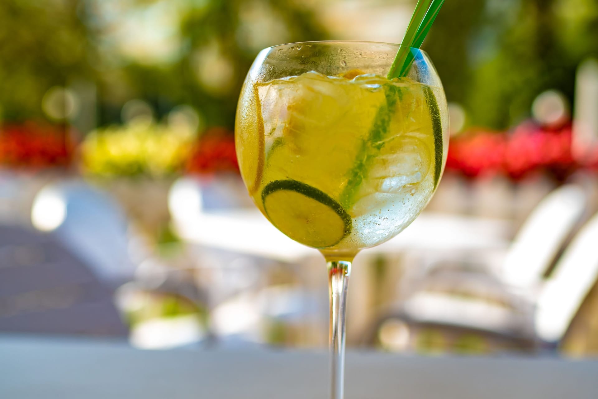 Beliebter Sommercocktail: Neben Gin Tonic trinken immer mehr Menschen auch Vin Tonic.