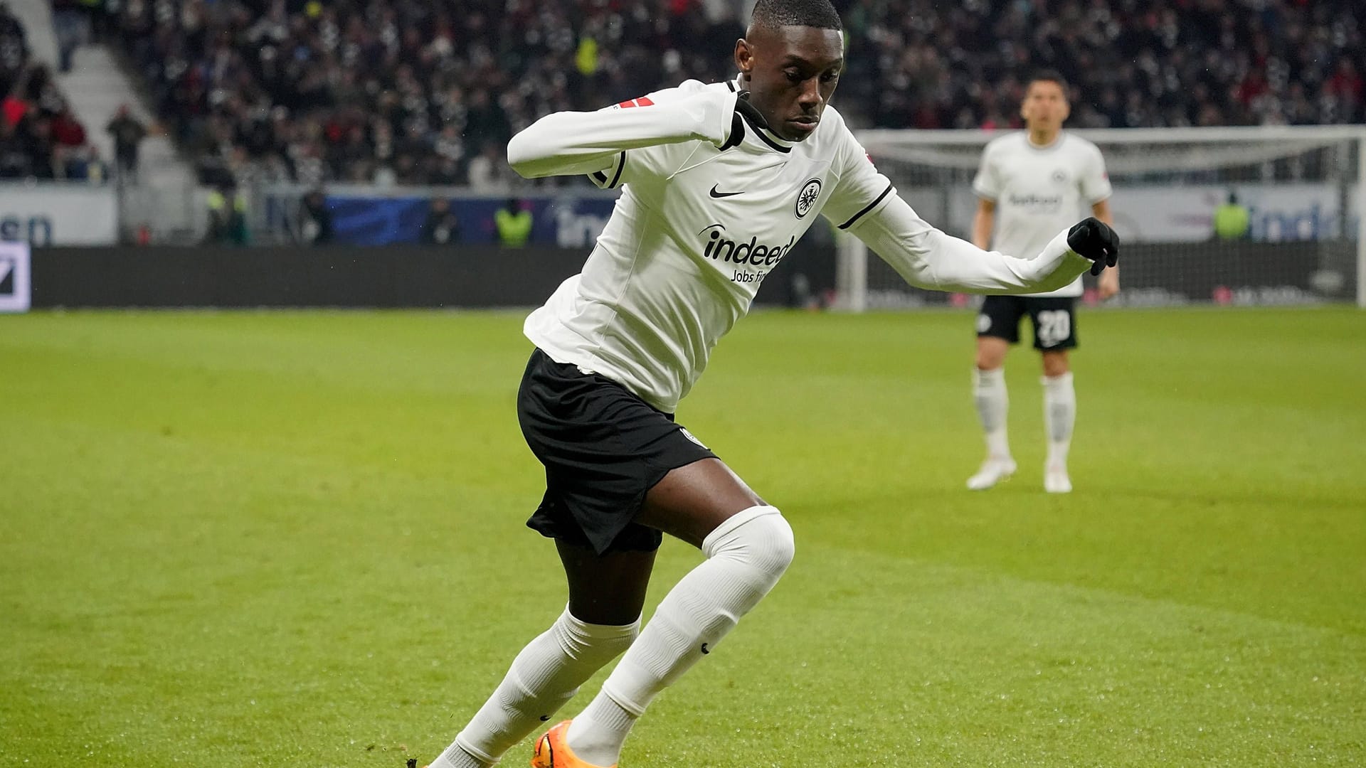 Randal Kolo Muani: Der Stürmer der Eintracht wird von internationalen Klubs beobachtet. Randal Kolo Muani: Der Stürmer der Eintracht wird von internationalen Klubs beobachtet.
