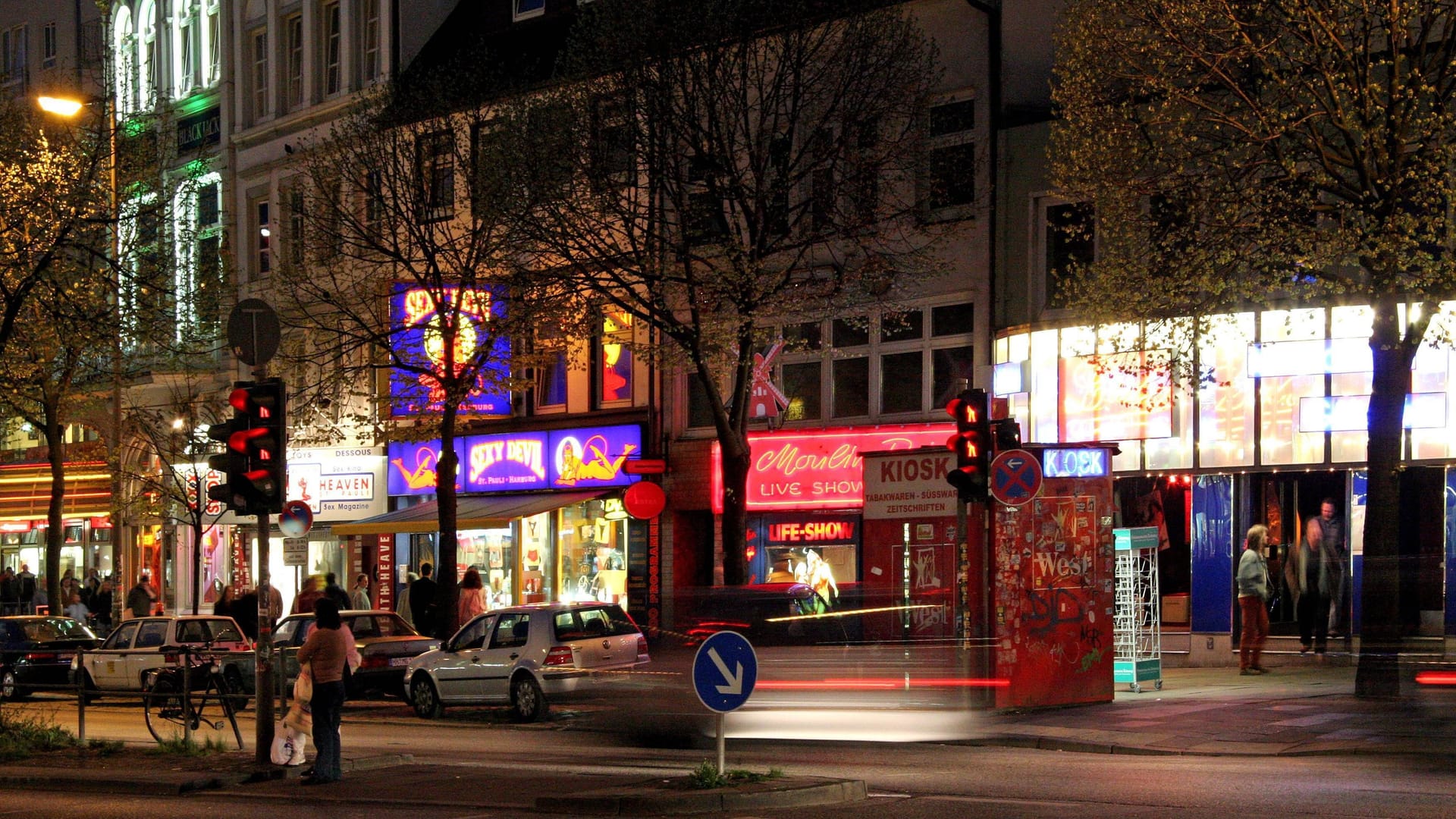 Hamburg-St. Pauli: In der Nähe der Reeperbahn, auf der Hein-Hoyer-Straße, hatte Horst Schleich seine Bar. Hamburg-St. Pauli: In der Nähe der Reeperbahn, auf der Hein-Hoyer-Straße, hatte Horst Schleich seine Bar.