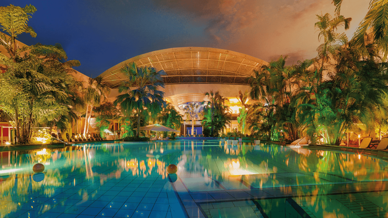 Mit diesem Deal entspannen Sie schon bald preiswert in der größten Therme der Welt. Mit diesem Deal entspannen Sie schon bald preiswert in der größten Therme der Welt.