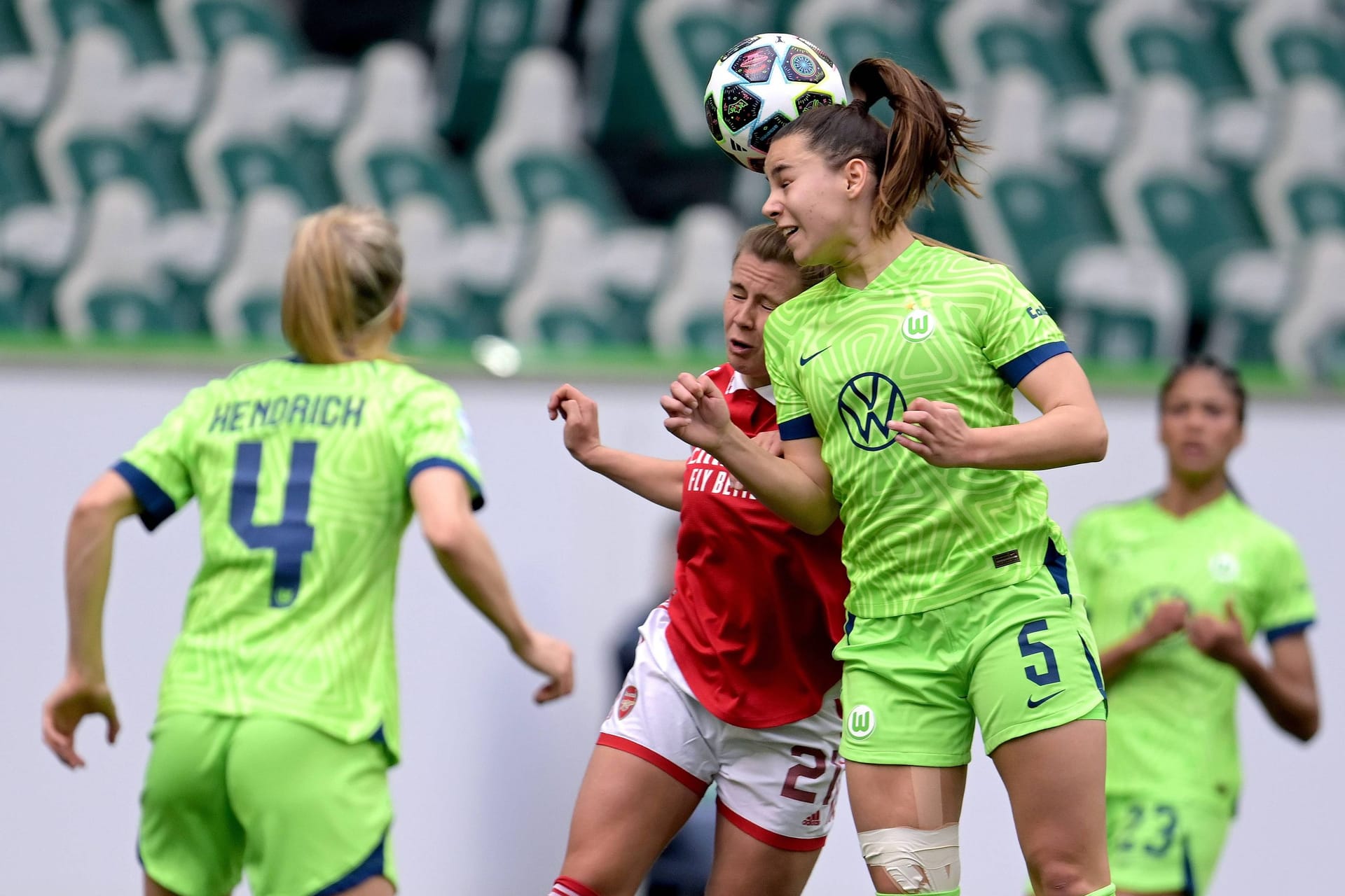 Lena Oberdorf (am Ball): Ihr Team verspielte einen Zwei-Tore-Vorsprung.