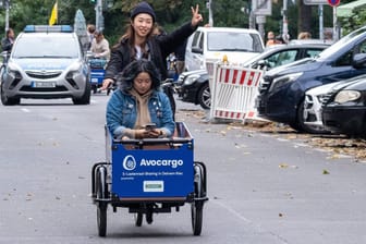 Avocargo-Bike während eines Fahrradkorsos (Archivbild): Die Gründer glauben weiter an die Zukunft des Lastenrads.