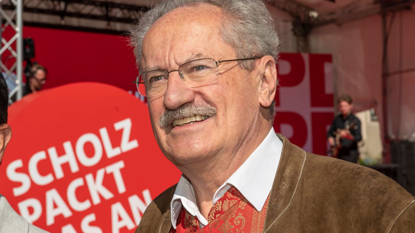 Christian Ude (SPD) war von 1993-2014 Bürgermeister – und kann auch heute offenbar nicht unerkannt unter die Münchnerinnen und Münchner gehen.