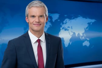 Thorsten Schröder: Der Sprecher der "Tagesschau" nimmt seinen Patzer augenzwinkernd hin.