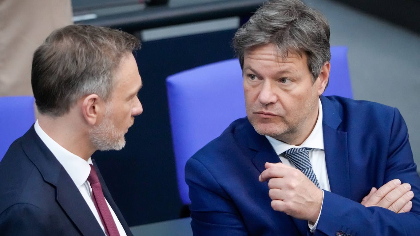 Christian Lindner (links) und Robert Habeck im Bundestag: Insbesondere Linder und seine Partei hatten massive Kritik an Habecks Gesetzesentwurf geäußert.
