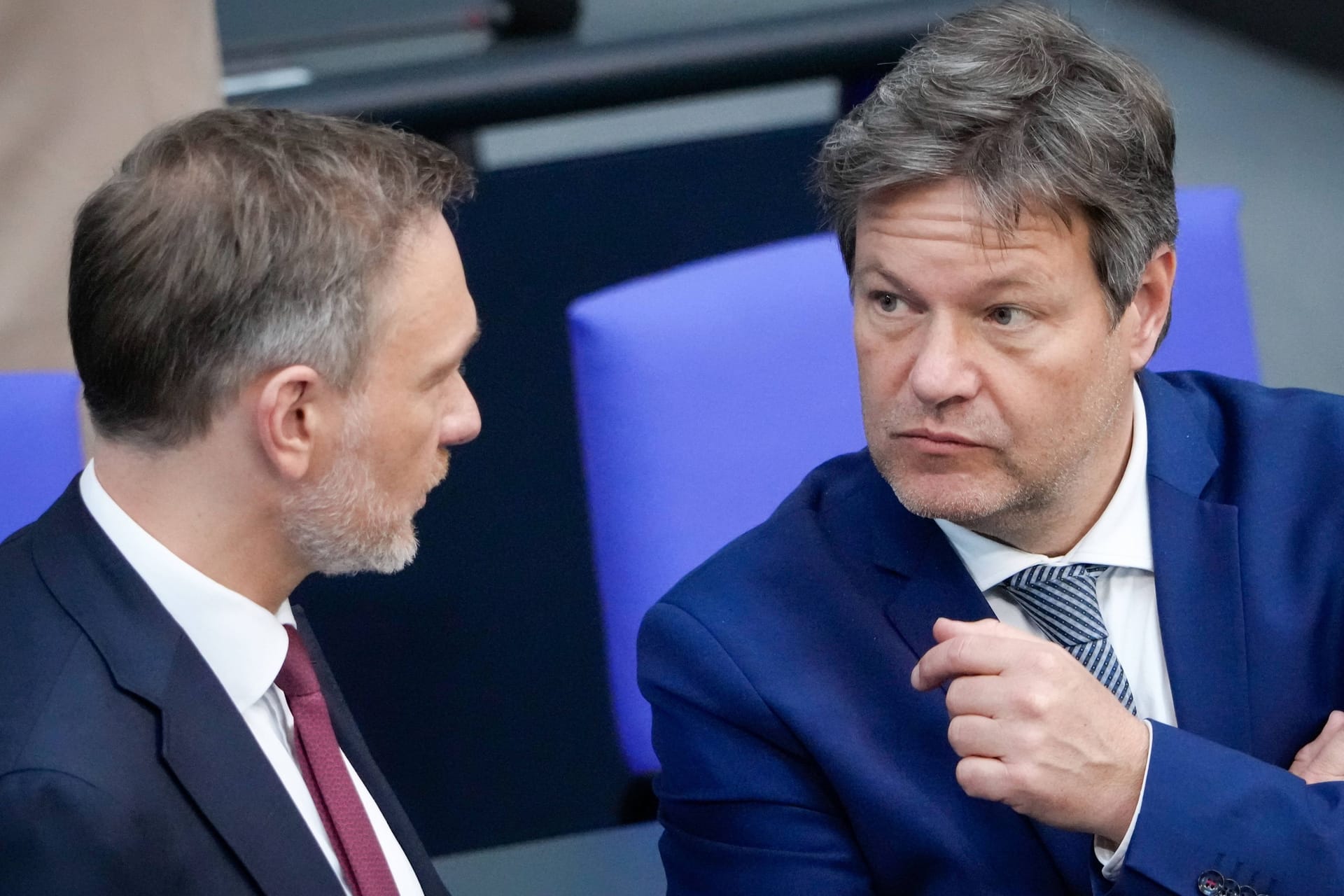 Christian Lindner (links) und Robert Habeck im Bundestag: Insbesondere Linder und seine Partei hatten massive Kritik an Habecks Gesetzesentwurf geäußert.