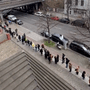 Berliner Wohnungssuche: 100 Meter-Warteschlange bei Besichtigung