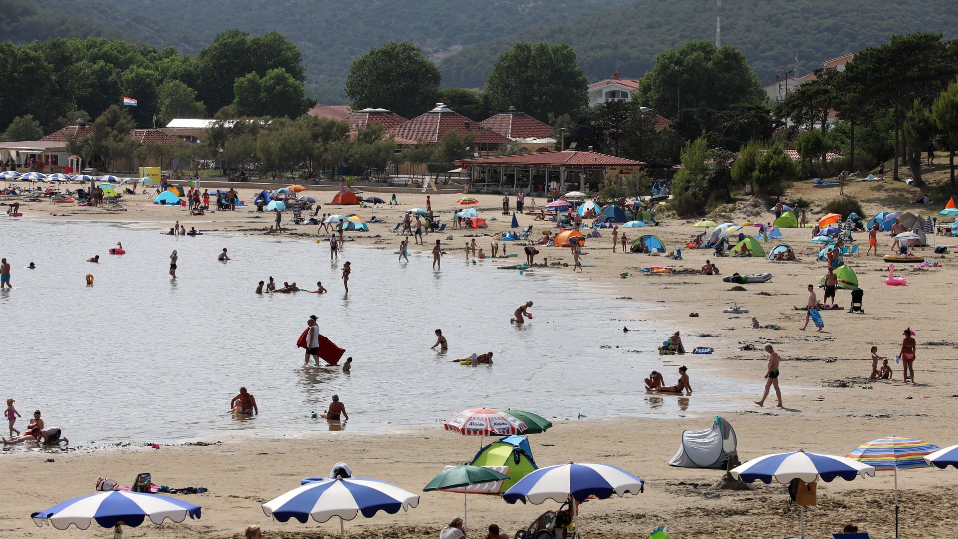 Paradiesstrand auf Rab: Die Insel hat auch Strandurlaubern einiges zu bieten.