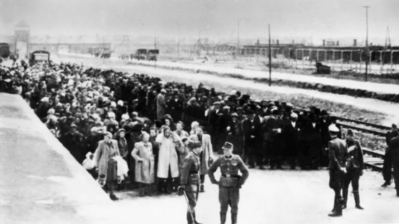 KZ Auschwitz-Birkenau: Bei Ankunft der Deportierten entschieden SS-Ärzte über Leben und Tod.