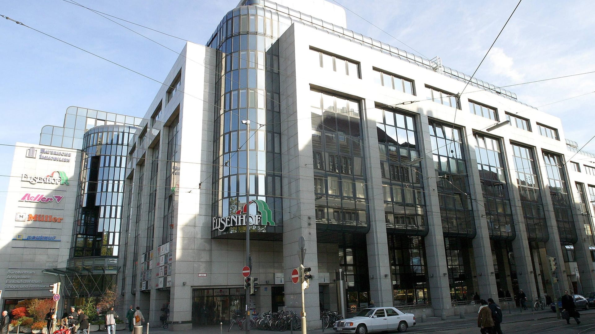 Das Einkaufszentrum Elisenhof (Archivbild): Hier sorgte die Stinkfrucht für Aufregung. Das Einkaufszentrum Elisenhof (Archivbild): Hier sorgte die Stinkfrucht für Aufregung.