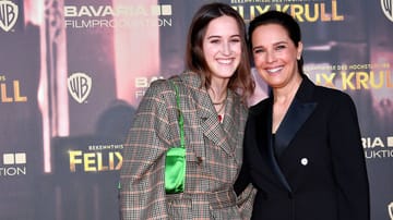 Désirée Nosbusch und ihre Tochter Luka Kloser bei einer Filmpremiere im August 2021.