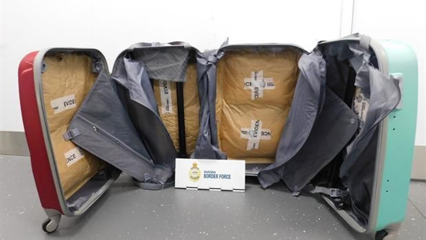 Die Schmuggel-Koffer: Die Drogen waren im Fitter versteckt.