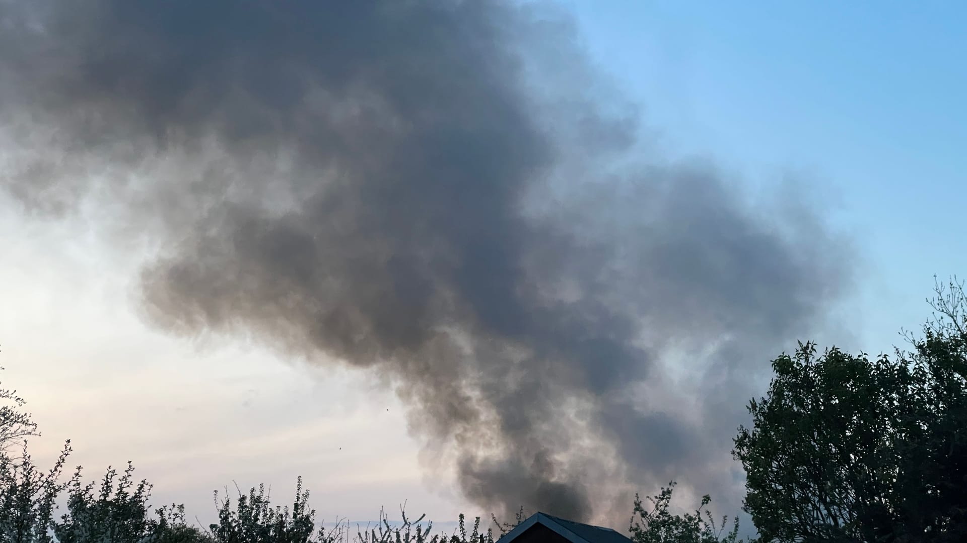 Großbrand in Dresden: Starke Rauchentwicklung zog in die Innenstadt.