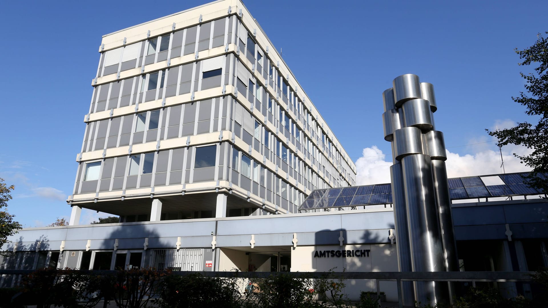 Das Amtsgericht in Gelsenkirchen (Archivbild): Hier müssen sich eine 28- und eine 36-Jährige verantworten. Das Amtsgericht in Gelsenkirchen (Archivbild): Hier müssen sich eine 28- und eine 36-Jährige verantworten.
